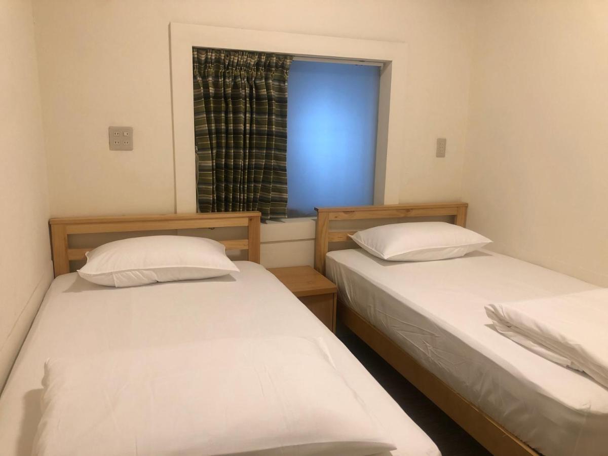 Simple Walk Guest House 小公寓 Tainan Exteriör bild