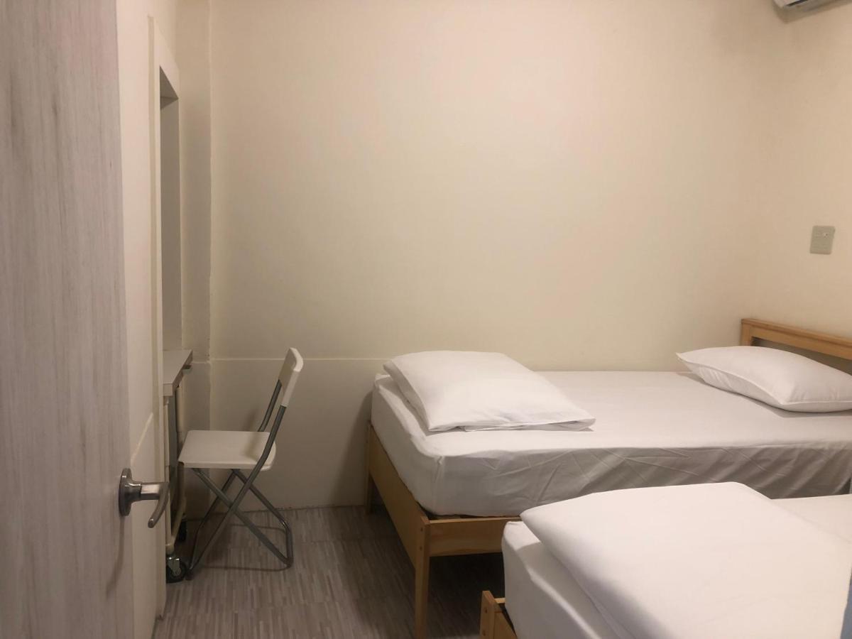 Simple Walk Guest House 小公寓 Tainan Exteriör bild