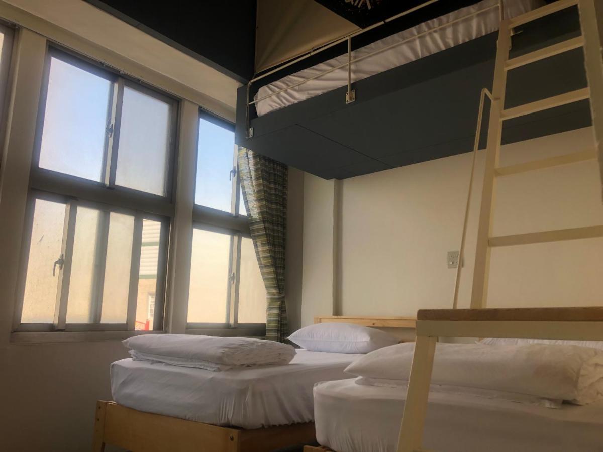 Simple Walk Guest House 小公寓 Tainan Exteriör bild